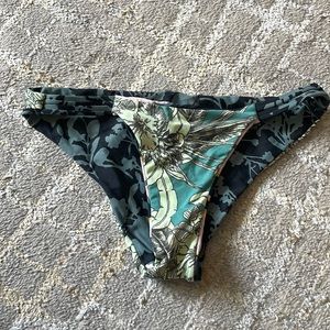 NEVER WORN! Maaji reversible bikini bottom